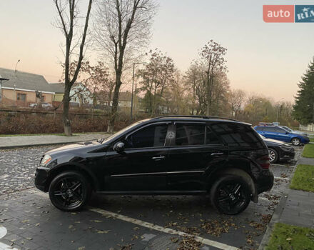 Чорний Мерседес М-Клас, об'ємом двигуна 3.5 л та пробігом 218 тис. км за 9500 $, фото 1 на Automoto.ua