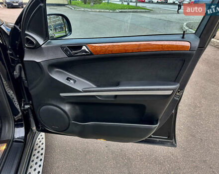Чорний Мерседес М-Клас, об'ємом двигуна 3 л та пробігом 255 тис. км за 14000 $, фото 32 на Automoto.ua