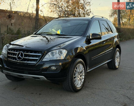 Чорний Мерседес М-Клас, об'ємом двигуна 2.99 л та пробігом 276 тис. км за 15799 $, фото 2 на Automoto.ua