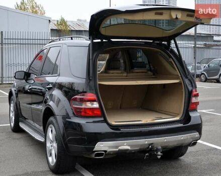 Чорний Мерседес М-Клас, об'ємом двигуна 3.5 л та пробігом 197 тис. км за 9999 $, фото 47 на Automoto.ua