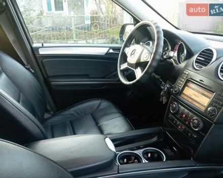Черный Мерседес М-Класс, объемом двигателя 2.99 л и пробегом 320 тыс. км за 15000 $, фото 15 на Automoto.ua