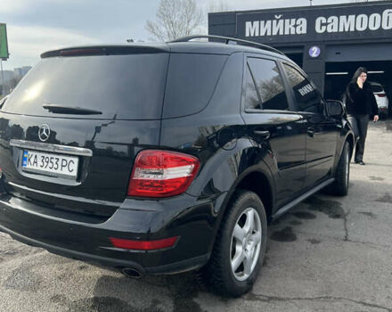 Черный Мерседес М-Класс, объемом двигателя 2.99 л и пробегом 300 тыс. км за 13200 $, фото 4 на Automoto.ua