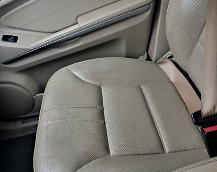 Черный Мерседес М-Класс, объемом двигателя 3 л и пробегом 281 тыс. км за 14000 $, фото 4 на Automoto.ua