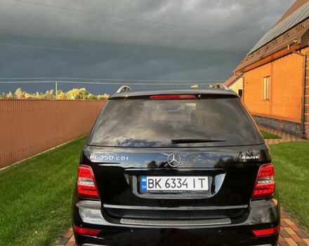 Черный Мерседес М-Класс, объемом двигателя 3 л и пробегом 280 тыс. км за 16100 $, фото 2 на Automoto.ua