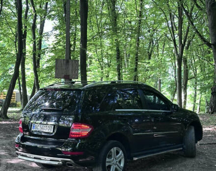 Чорний Мерседес М-Клас, об'ємом двигуна 3 л та пробігом 325 тис. км за 13000 $, фото 7 на Automoto.ua