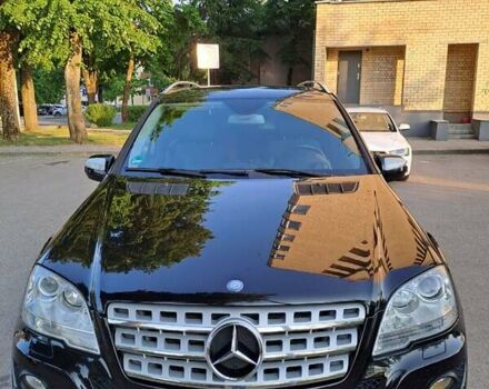 Чорний Мерседес М-Клас, об'ємом двигуна 3 л та пробігом 270 тис. км за 11300 $, фото 1 на Automoto.ua