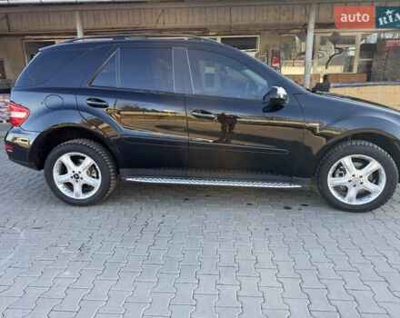 Черный Мерседес М-Класс, объемом двигателя 2.99 л и пробегом 271 тыс. км за 14900 $, фото 9 на Automoto.ua