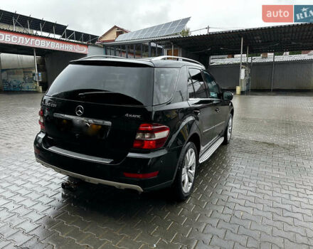Черный Мерседес М-Класс, объемом двигателя 3 л и пробегом 170 тыс. км за 4294 $, фото 6 на Automoto.ua