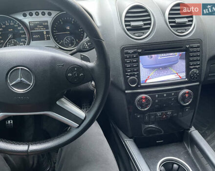 Черный Мерседес М-Класс, объемом двигателя 2.99 л и пробегом 275 тыс. км за 13499 $, фото 7 на Automoto.ua