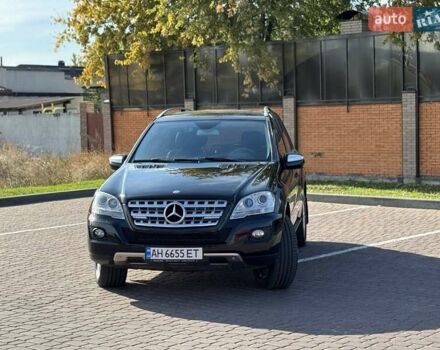 Чорний Мерседес М-Клас, об'ємом двигуна 2.99 л та пробігом 189 тис. км за 15000 $, фото 1 на Automoto.ua