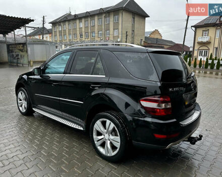 Черный Мерседес М-Класс, объемом двигателя 3 л и пробегом 170 тыс. км за 4294 $, фото 3 на Automoto.ua