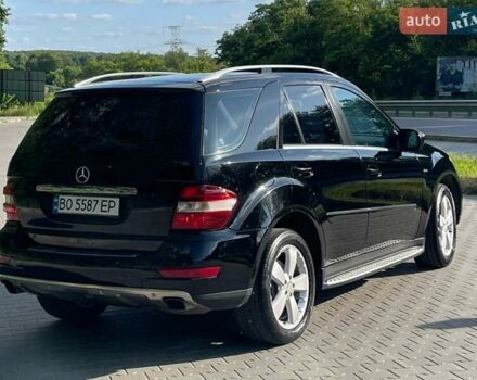 Черный Мерседес М-Класс, объемом двигателя 3 л и пробегом 445 тыс. км за 14000 $, фото 3 на Automoto.ua