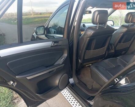 Черный Мерседес М-Класс, объемом двигателя 2.99 л и пробегом 320 тыс. км за 15000 $, фото 12 на Automoto.ua