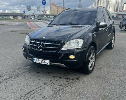 Черный Мерседес М-Класс, объемом двигателя 2.99 л и пробегом 300 тыс. км за 13200 $, фото 7 на Automoto.ua