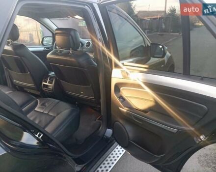 Черный Мерседес М-Класс, объемом двигателя 2.99 л и пробегом 320 тыс. км за 15000 $, фото 10 на Automoto.ua