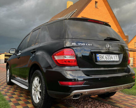 Черный Мерседес М-Класс, объемом двигателя 3 л и пробегом 280 тыс. км за 16100 $, фото 1 на Automoto.ua