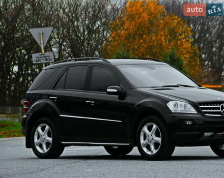 Черный Мерседес М-Класс, объемом двигателя 3 л и пробегом 147 тыс. км за 13200 $, фото 6 на Automoto.ua