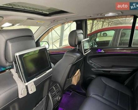 Черный Мерседес М-Класс, объемом двигателя 5.5 л и пробегом 133 тыс. км за 16000 $, фото 3 на Automoto.ua