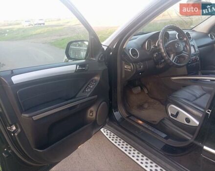 Черный Мерседес М-Класс, объемом двигателя 2.99 л и пробегом 320 тыс. км за 15000 $, фото 9 на Automoto.ua