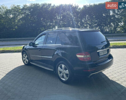 Черный Мерседес М-Класс, объемом двигателя 3 л и пробегом 445 тыс. км за 14000 $, фото 9 на Automoto.ua