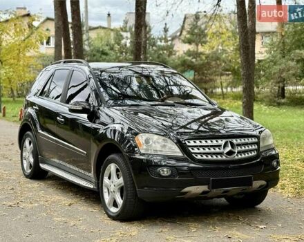 Черный Мерседес М-Класс, объемом двигателя 3.5 л и пробегом 174 тыс. км за 10650 $, фото 2 на Automoto.ua