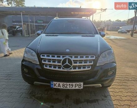 Черный Мерседес М-Класс, объемом двигателя 2.99 л и пробегом 335 тыс. км за 12500 $, фото 21 на Automoto.ua