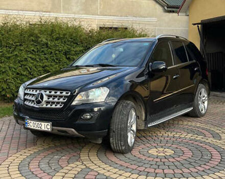 Мерседес М-Клас 2009 у Яворове на Automoto.ua Чорний Мерседес М-Клас, об'ємом двигуна 3 л та пробігом 330 тис. км за 16300 $, фото 6 на Automoto.ua