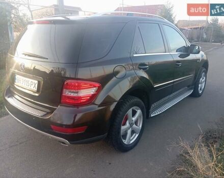 Черный Мерседес М-Класс, объемом двигателя 2.99 л и пробегом 320 тыс. км за 15000 $, фото 2 на Automoto.ua