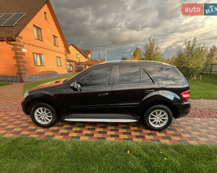 Черный Мерседес М-Класс, объемом двигателя 3 л и пробегом 280 тыс. км за 16100 $, фото 6 на Automoto.ua