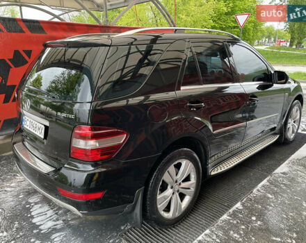 Черный Мерседес М-Класс, объемом двигателя 2.99 л и пробегом 275 тыс. км за 13499 $, фото 5 на Automoto.ua