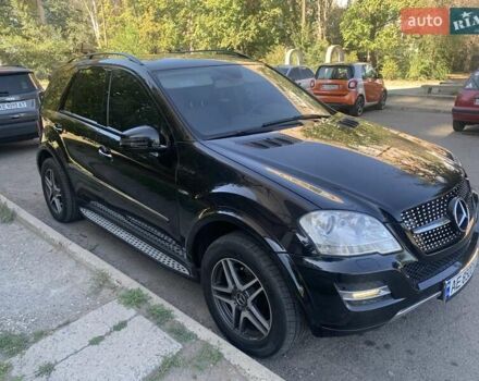 Чорний Мерседес М-Клас, об'ємом двигуна 3.5 л та пробігом 225 тис. км за 16000 $, фото 3 на Automoto.ua
