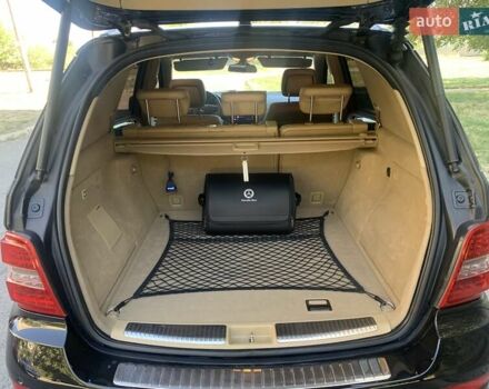 Чорний Мерседес М-Клас, об'ємом двигуна 3.5 л та пробігом 225 тис. км за 16000 $, фото 5 на Automoto.ua