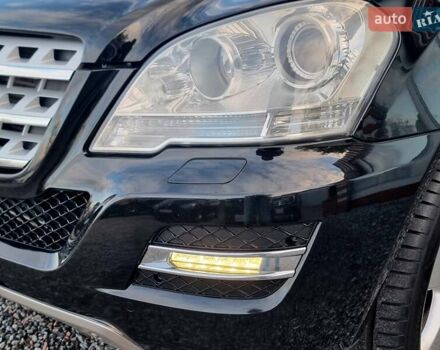 Черный Мерседес М-Класс, объемом двигателя 2.99 л и пробегом 240 тыс. км за 16900 $, фото 7 на Automoto.ua