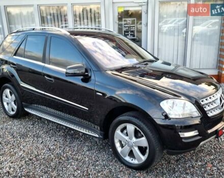 Черный Мерседес М-Класс, объемом двигателя 2.99 л и пробегом 240 тыс. км за 16900 $, фото 3 на Automoto.ua