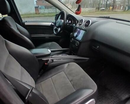 Черный Мерседес М-Класс, объемом двигателя 3 л и пробегом 274 тыс. км за 14500 $, фото 7 на Automoto.ua