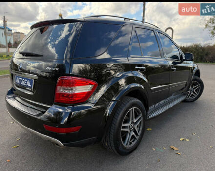 Черный Мерседес М-Класс, объемом двигателя 3.5 л и пробегом 225 тыс. км за 14000 $, фото 9 на Automoto.ua