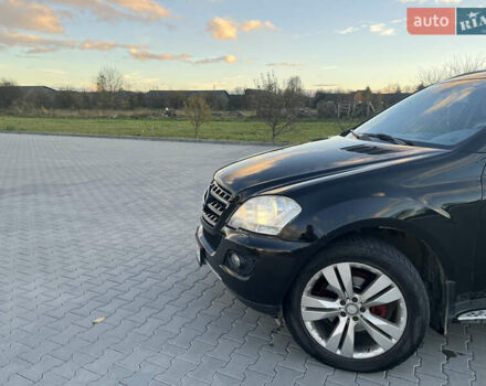 Чорний Мерседес М-Клас, об'ємом двигуна 2.99 л та пробігом 199 тис. км за 16399 $, фото 10 на Automoto.ua