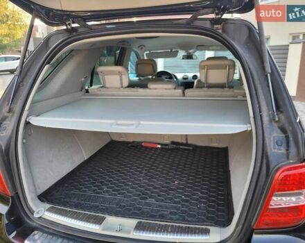 Мерседес М-Клас 2010 у Черкасах на Automoto.ua Чорний Мерседес М-Клас, об'ємом двигуна 2.99 л та пробігом 165 тис. км за 17200 $, фото 6 на Automoto.ua