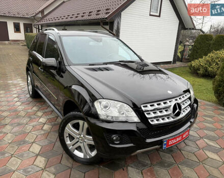 Черный Мерседес М-Класс, объемом двигателя 3 л и пробегом 268 тыс. км за 14250 $, фото 1 на Automoto.ua