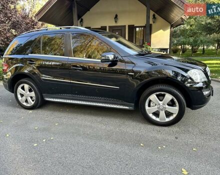 Черный Мерседес М-Класс, объемом двигателя 2.99 л и пробегом 240 тыс. км за 16600 $, фото 10 на Automoto.ua