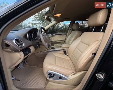 Черный Мерседес М-Класс, объемом двигателя 3.5 л и пробегом 225 тыс. км за 14000 $, фото 10 на Automoto.ua