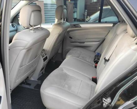 Мерседес М-Клас 2010 у Черкасах на Automoto.ua Чорний Мерседес М-Клас, об'ємом двигуна 2.99 л та пробігом 165 тис. км за 17200 $, фото 4 на Automoto.ua