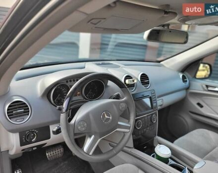 Мерседес М-Клас 2010 у Черкасах на Automoto.ua Чорний Мерседес М-Клас, об'ємом двигуна 2.99 л та пробігом 165 тис. км за 17200 $, фото 8 на Automoto.ua