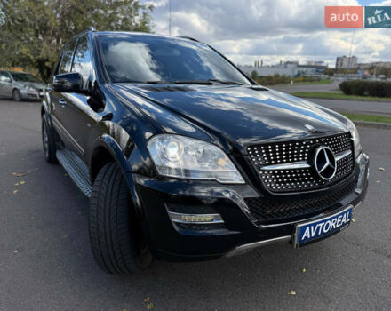 Черный Мерседес М-Класс, объемом двигателя 3.5 л и пробегом 225 тыс. км за 14000 $, фото 4 на Automoto.ua