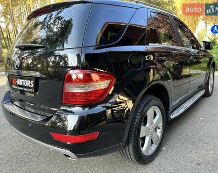 Черный Мерседес М-Класс, объемом двигателя 2.99 л и пробегом 240 тыс. км за 16600 $, фото 4 на Automoto.ua