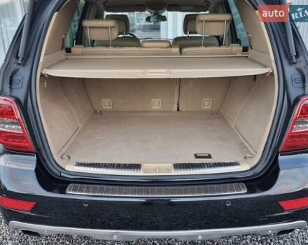 Черный Мерседес М-Класс, объемом двигателя 2.99 л и пробегом 240 тыс. км за 16900 $, фото 28 на Automoto.ua