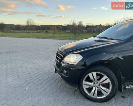 Чорний Мерседес М-Клас, об'ємом двигуна 2.99 л та пробігом 199 тис. км за 16399 $, фото 9 на Automoto.ua