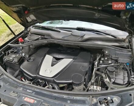 Черный Мерседес М-Класс, объемом двигателя 2.99 л и пробегом 199 тыс. км за 13500 $, фото 2 на Automoto.ua