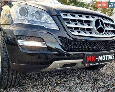 Черный Мерседес М-Класс, объемом двигателя 2.99 л и пробегом 240 тыс. км за 16900 $, фото 13 на Automoto.ua