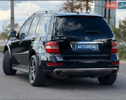 Черный Мерседес М-Класс, объемом двигателя 3.5 л и пробегом 225 тыс. км за 14000 $, фото 8 на Automoto.ua